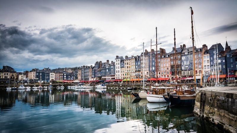 Honfleur Normandie Hamnen i Honfleur i Normandie