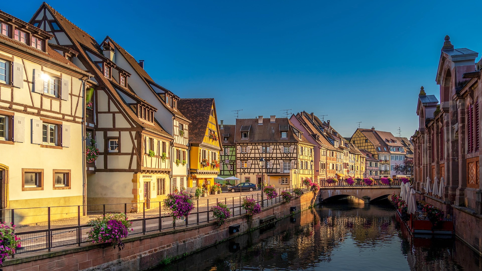 Colmar Korsvirkeshus och kanal i Colmar
